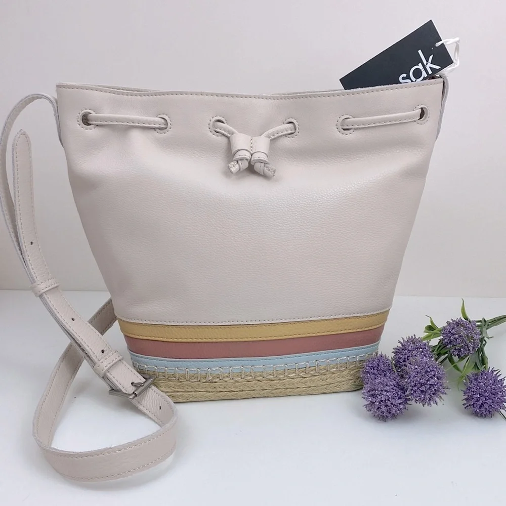 The Sak genuine leather drawstring crossbody handbag with magnetic closure NWT! - Picture 1 of 16